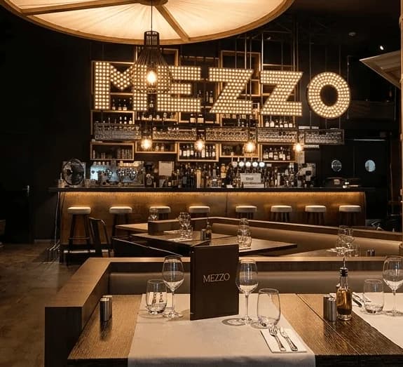 Salle du restaurant Mezzo